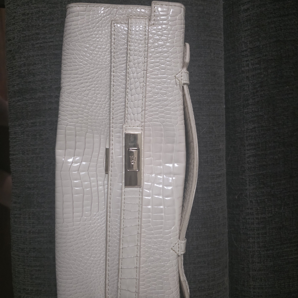 Elegant White Crocodile-Embossed Clutch